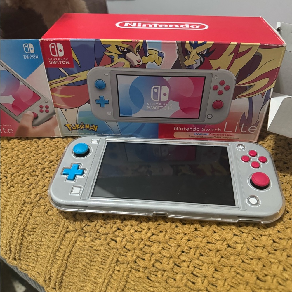 Nintendo Switch Lite POKÉMON EDITION LIMITED - Silver with Blue and Pink Accents